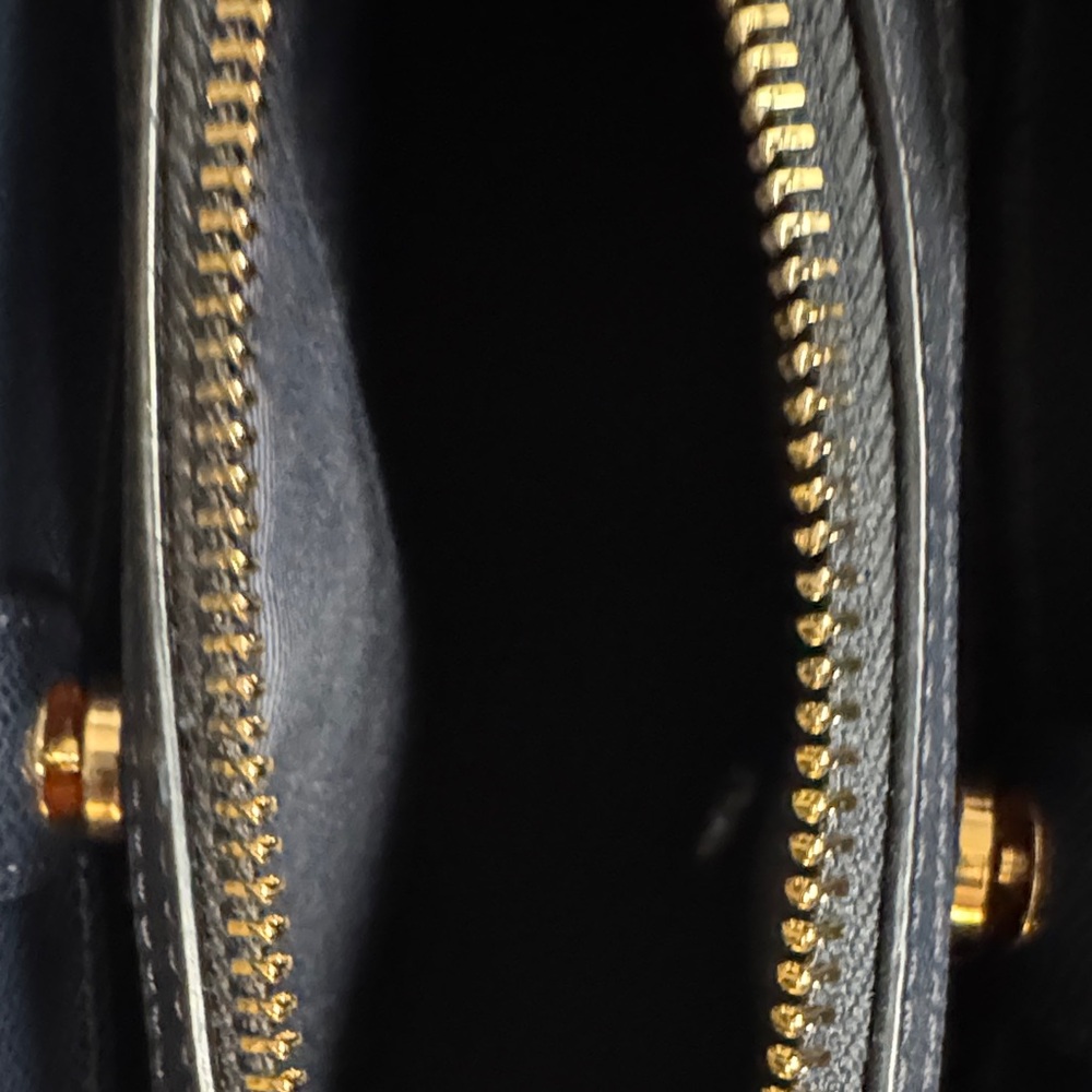 Coach Almost New Navy Leather Satchel with Gold Details - Picture 3 of 6